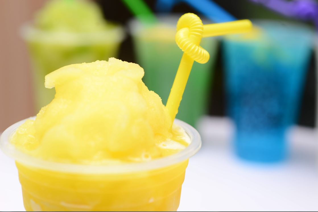 奶茶:(原味,香芋,草莓,红豆布丁,抹茶)8元 牛奶:(玫瑰蔓越莓牛奶,黄桃